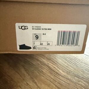 UGG Classic Ultra Mini in Black
